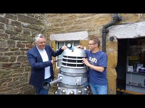 Tim Hogarth meeting Neil Cole - 'Dickinson's Real Deal' - July 30th 2022